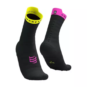 COMPRESSPORT Cyklistické ponožky klasické - PRO RACING V4.0 ULTRALIGHT RUN - čierna/žltá/ružová 45-48